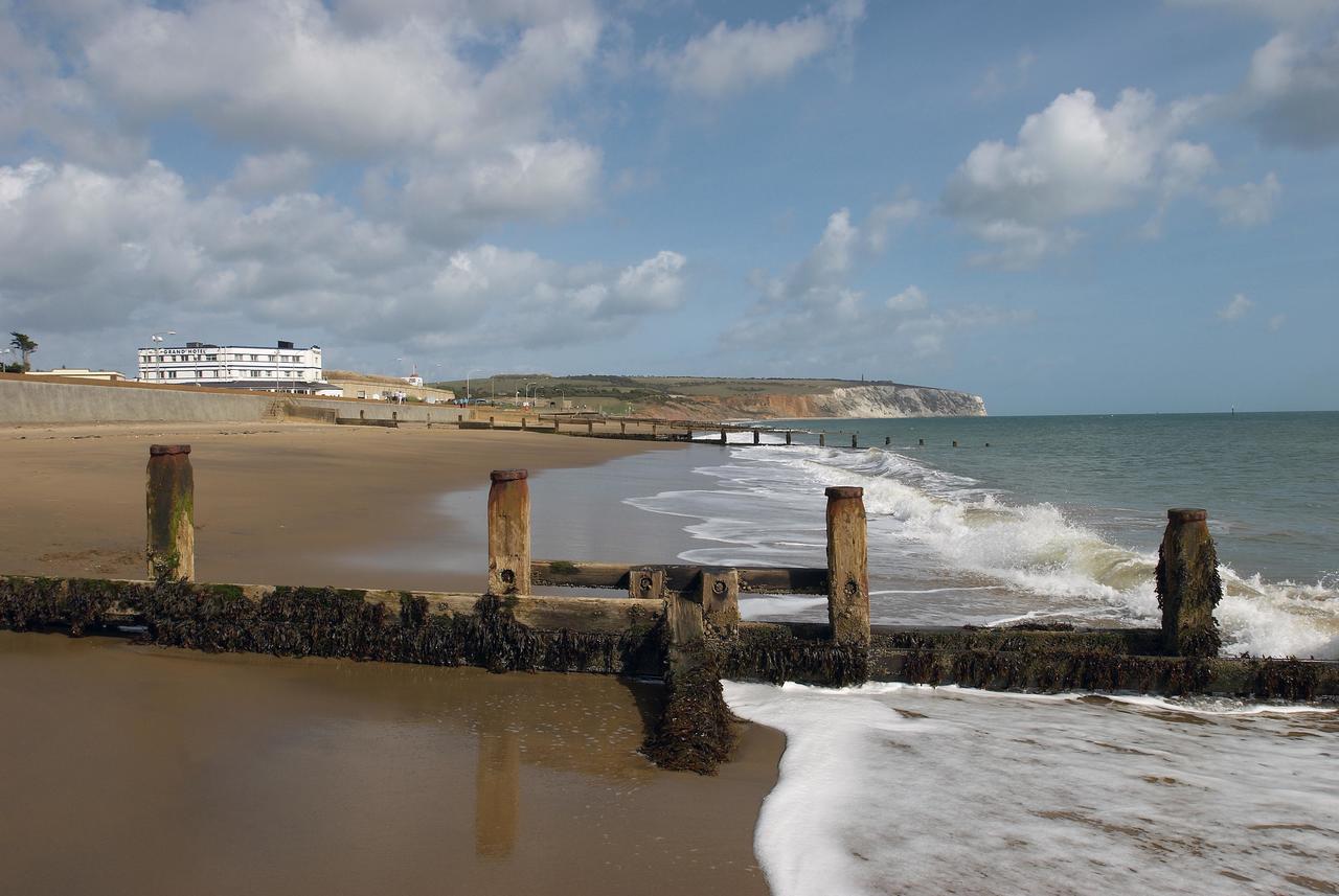 Sandown Hotel - Sandown, Isle Of Wight --- Return Car Ferry 89 Pounds From Southampton Exterior photo